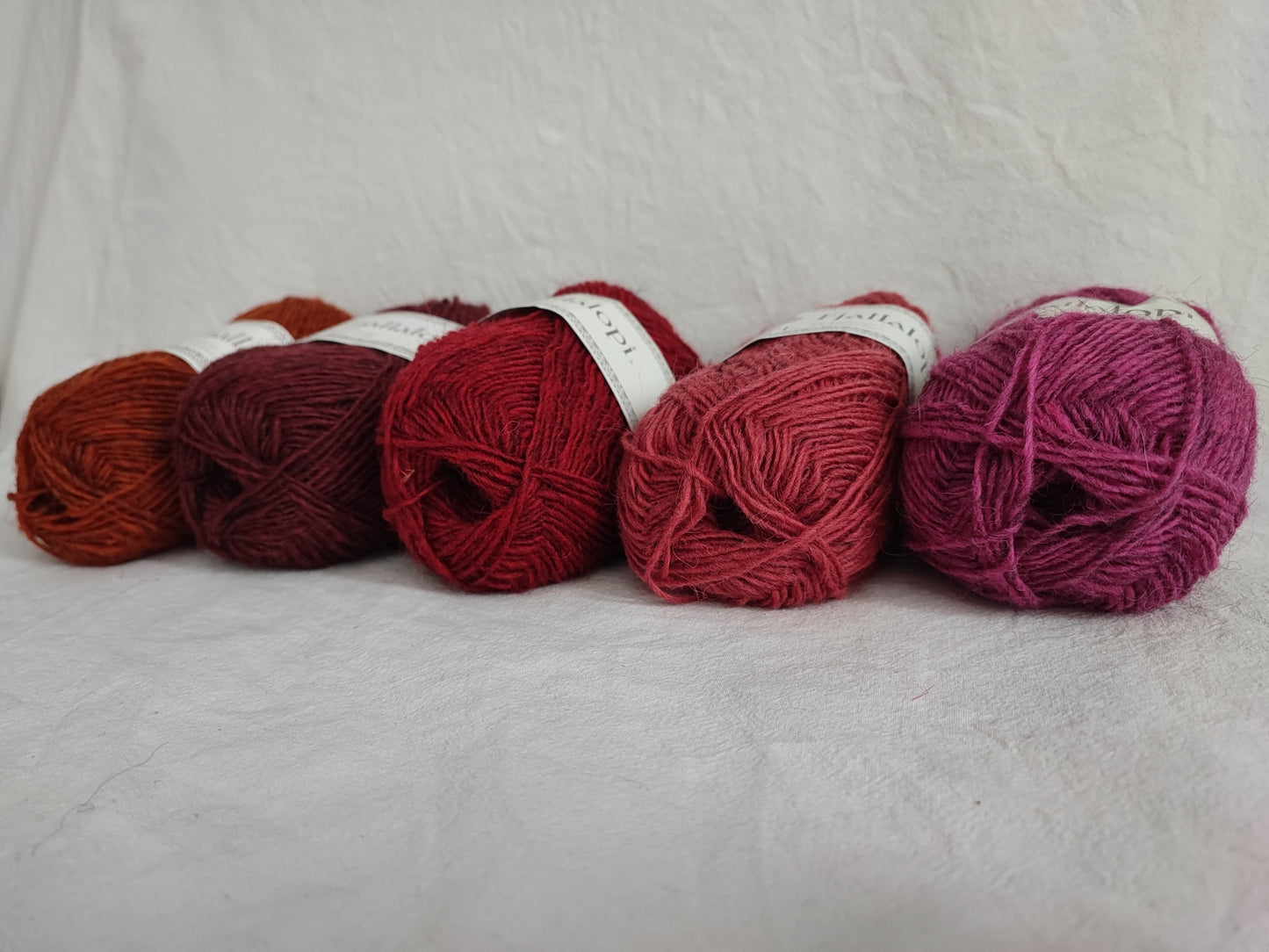 Istex Fjallalopi islantilainen villalanka, Lopi-lankaperheen uutuus, Fuksia, 3070, 50g