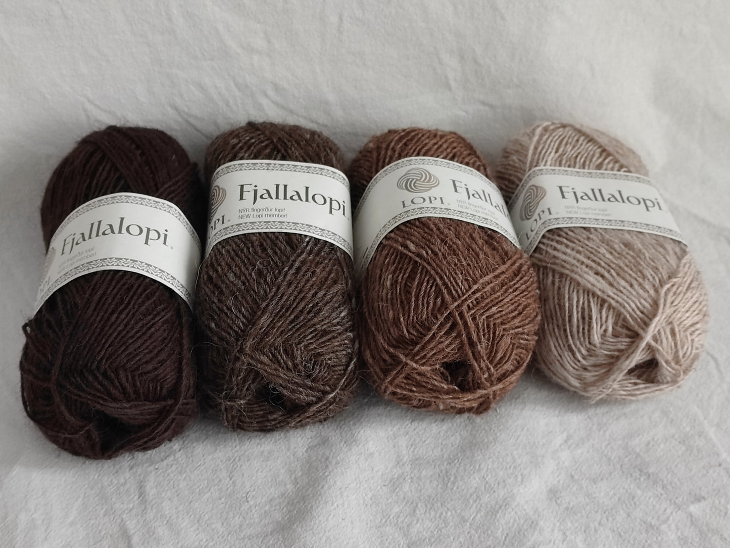 Istex Fjallalopi islantilainen villalanka, Lopi-lankaperheen uutuus, Suklaanruskea, 3003, 50g