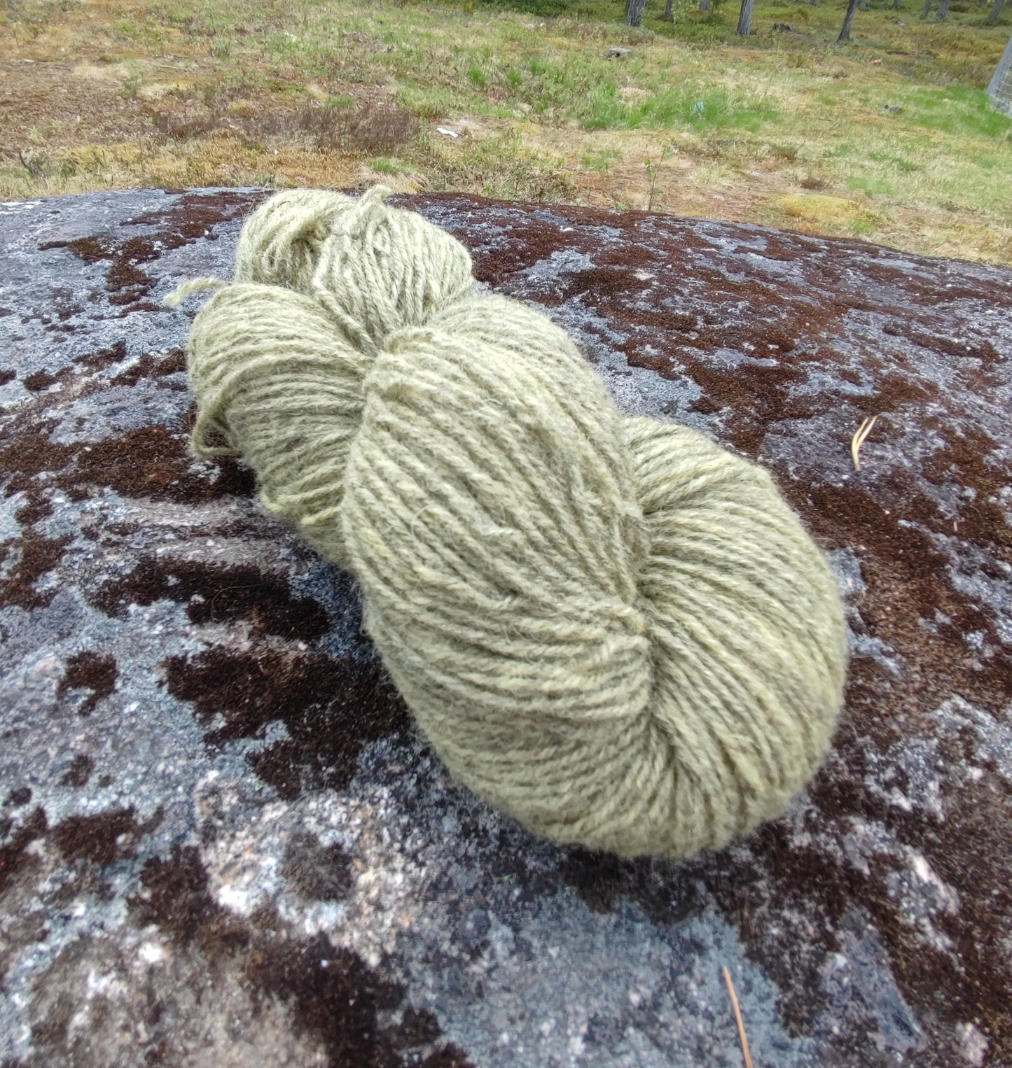Unnaslahden lammastilan NORKKO Karstalanka, luonnonväreillä värjätyt, Nokkonen, 100g