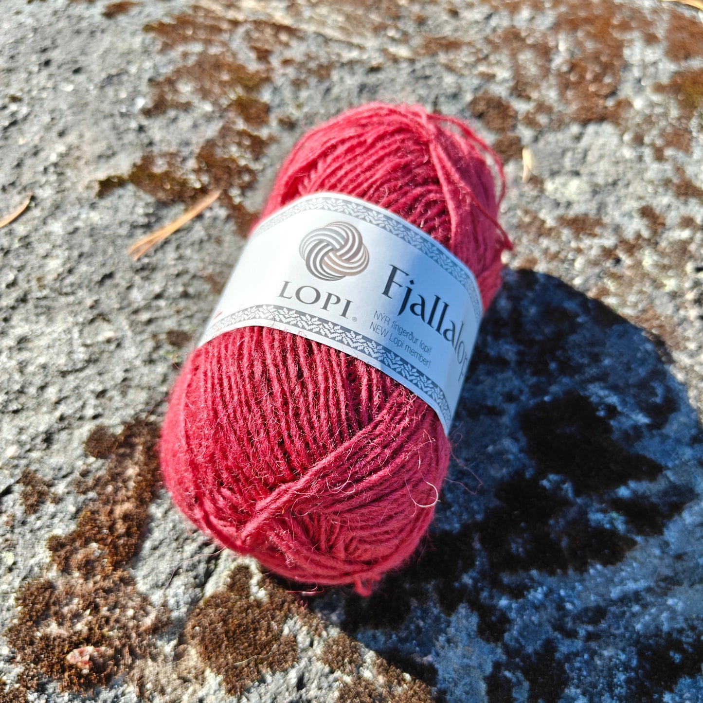 Istex Fjallalopi islantilainen villalanka, Lopi-lankaperheen uutuus, Tumma roosa, 3072, 50g