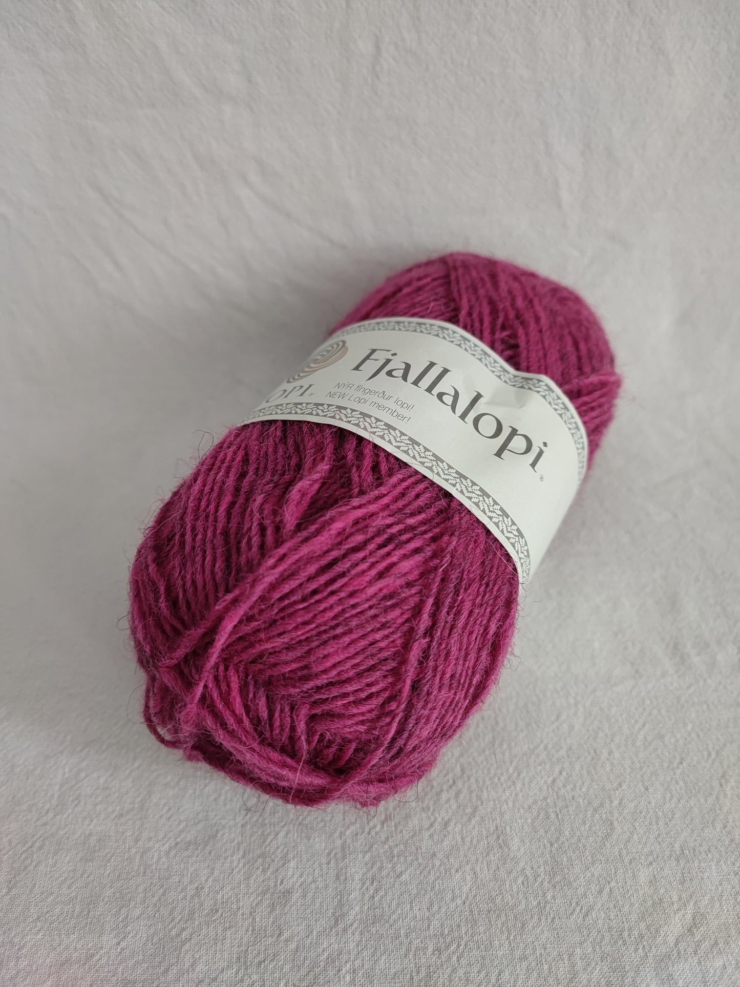Istex Fjallalopi islantilainen villalanka, Lopi-lankaperheen uutuus, Fuksia, 3070, 50g