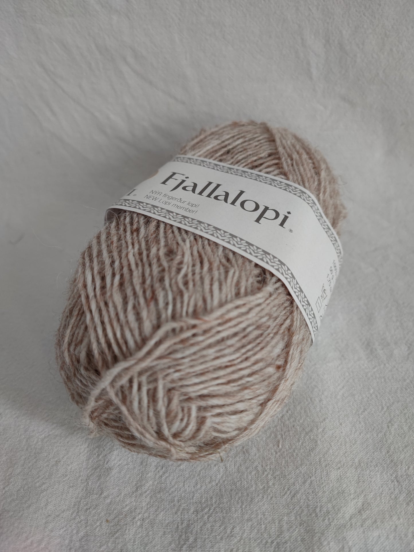 Istex Fjallalopi islantilainen villalanka, Lopi-lankaperheen uutuus, Vaalea beige, 3001, 50g