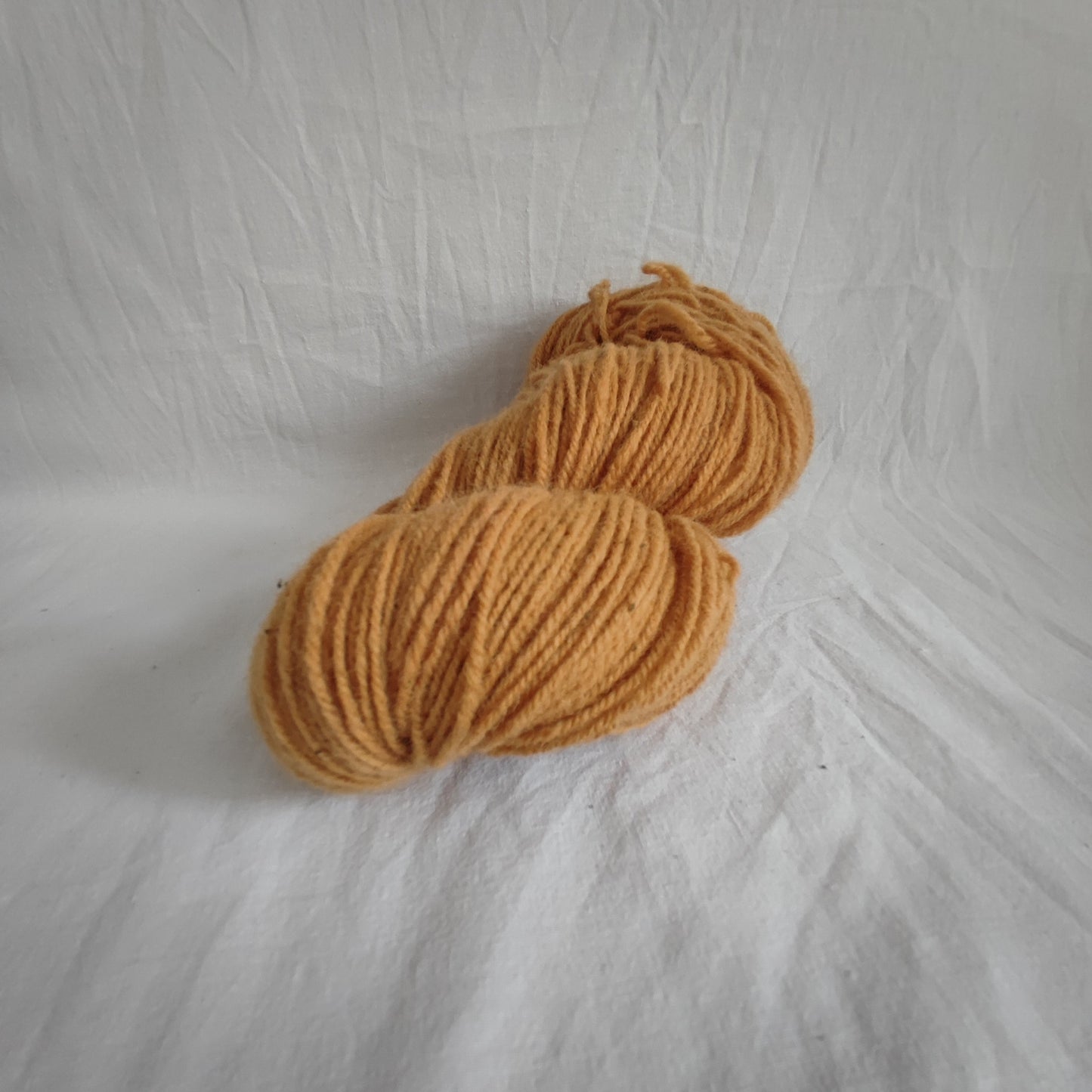 Unnaslahden lammastilan NORKKO Karstalanka, luonnonväreillä värjätyt, Pihka, 100g