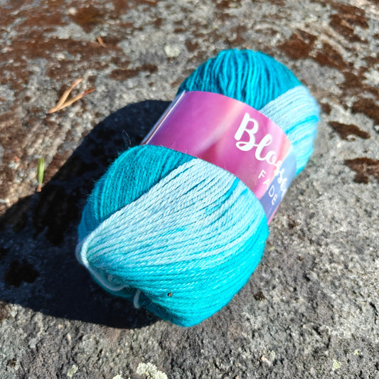 ENNAKKOTILATTAVISSA Blossom Fade -sukkalanka, Turkoosi, 39, 100g