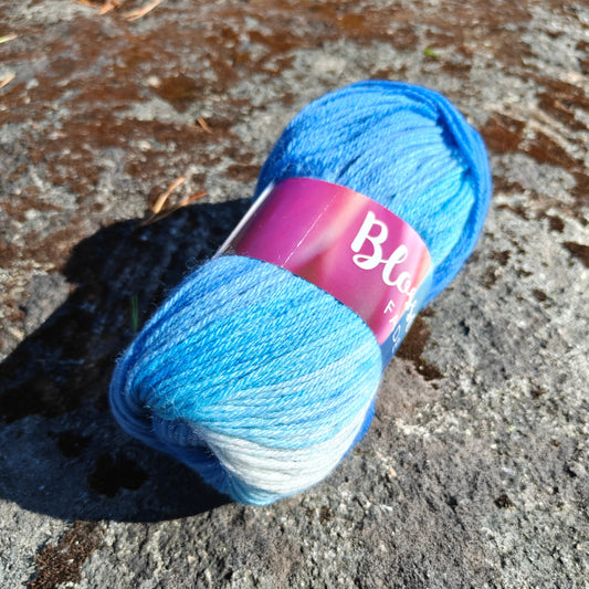 ENNAKKOTILATTAVISSA Blossom Fade -sukkalanka, Sininen, 38, 100g