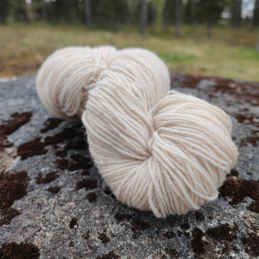 Unnaslahden lammastilan NORKKO Karstalanka, lampaan omat sävyt, Luonnonvalkoinen, 100g