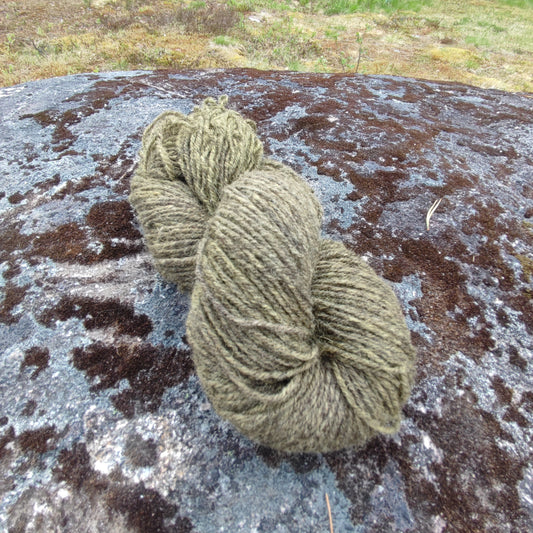 Unnaslahden lammastilan NORKKO Karstalanka, luonnonväreillä värjätyt, Sammal, 100g