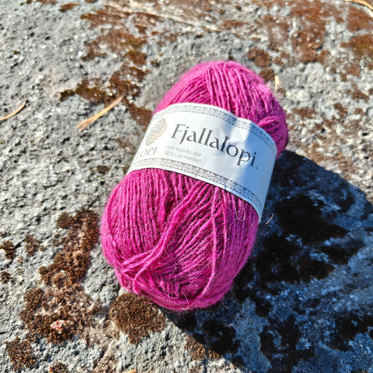Istex Fjallalopi islantilainen villalanka, Lopi-lankaperheen uutuus, Fuksia, 3070, 50g
