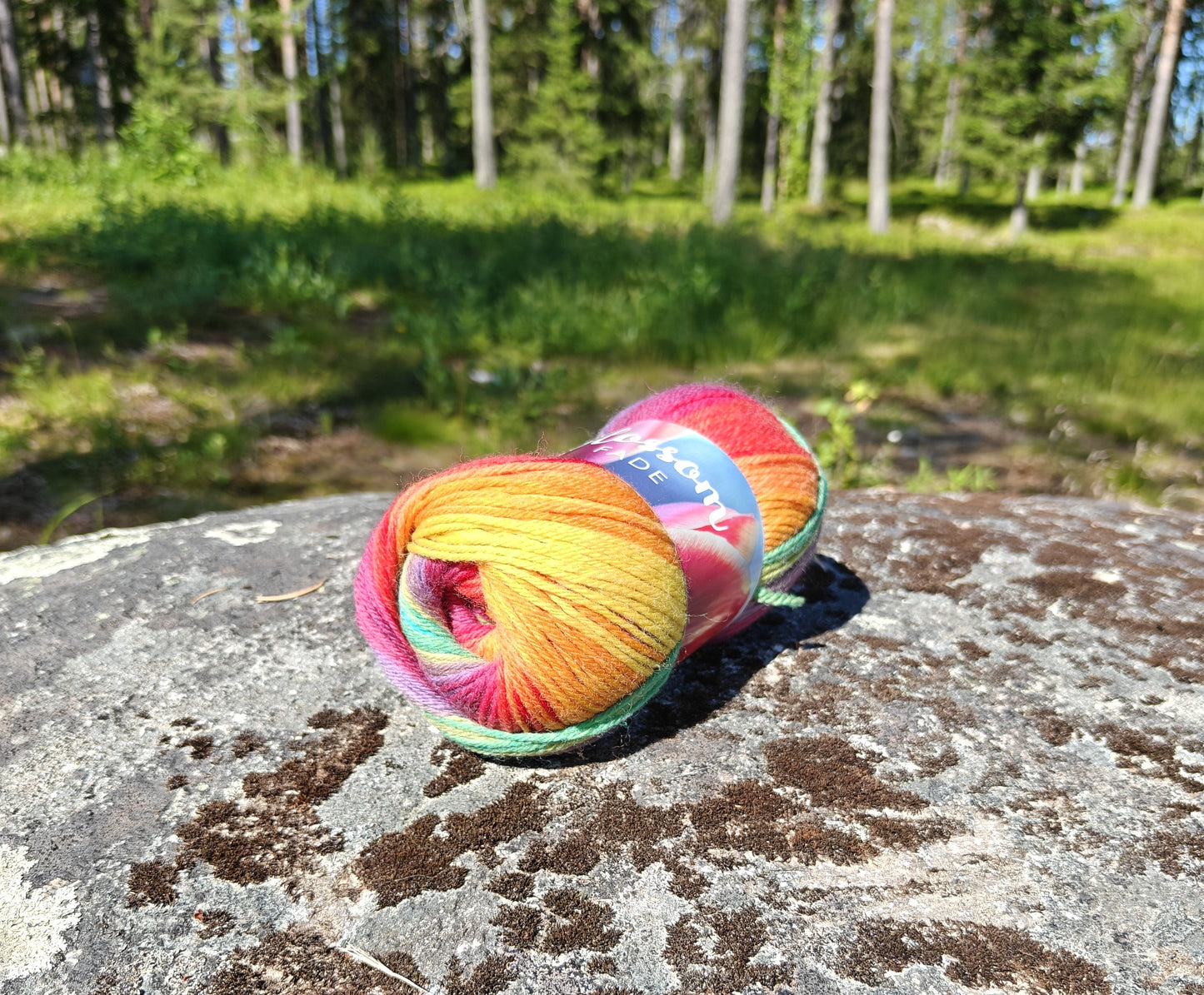 ENNAKKOTILATTAVISSA Blossom Fade -sukkalanka, Kirkas sateenkaari, 32, 100g