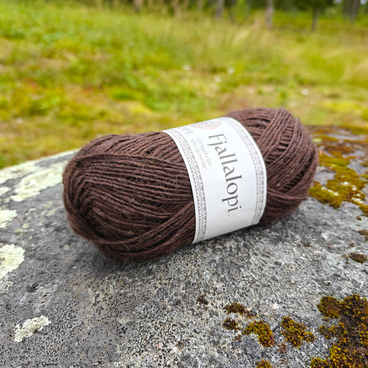 Istex Fjallalopi islantilainen villalanka, Lopi-lankaperheen uutuus, Suklaanruskea, 3003, 50g
